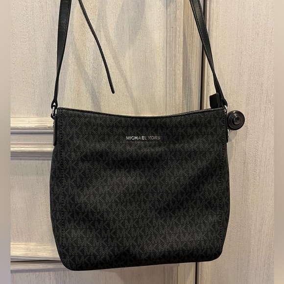 Michael Kors Bag - Picture 10 of 10